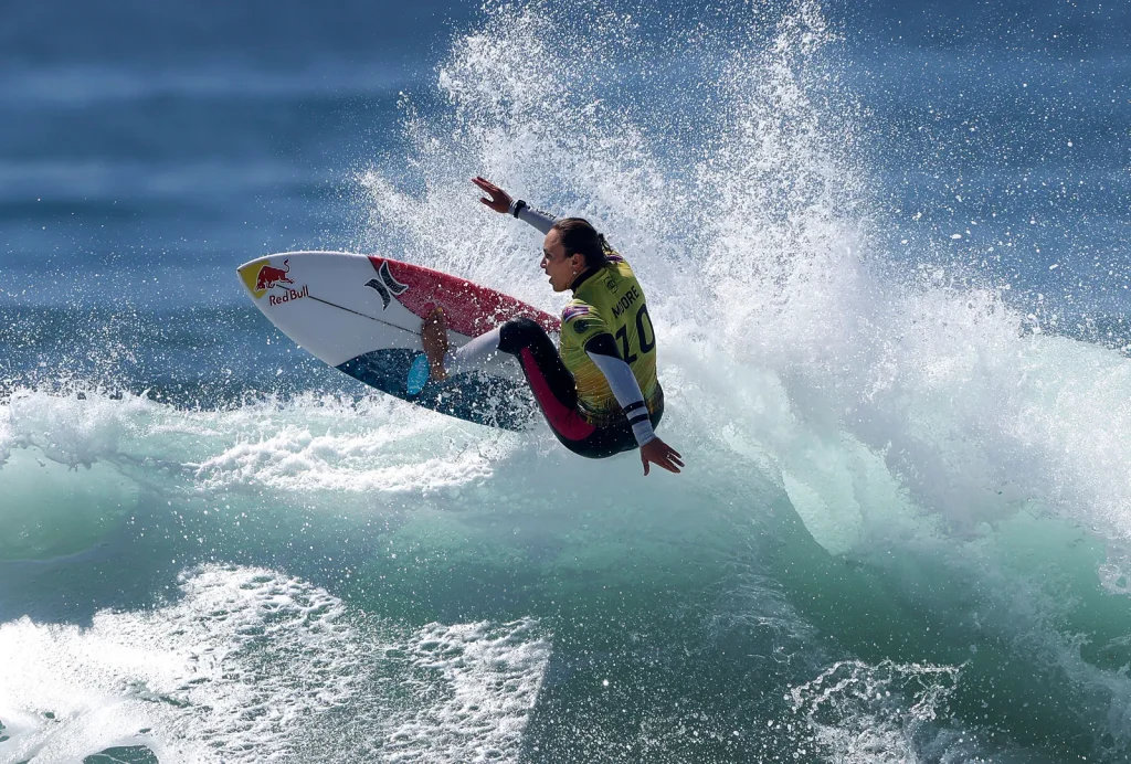 Surf Lessons Newquay: Tailored Training for Aspiring Surfers