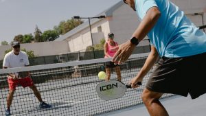 Pickleball vs Tennis: Which Sport is Right for You?